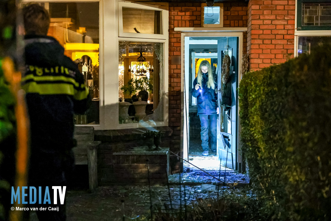 Veel schade aan woning na explosie Kethelweg Vlaardingen