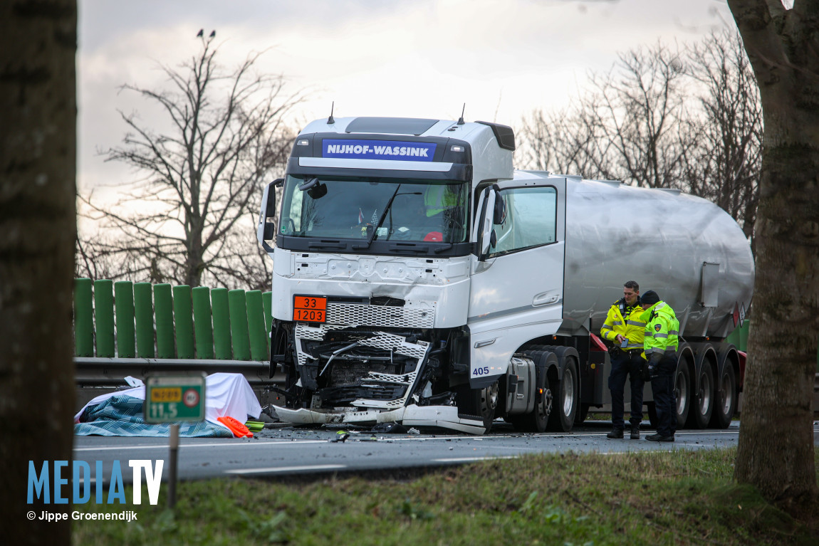 Motorrijder overlijdt na frontale aanrijding met tankwagen op N209 Bleiswijk (video)