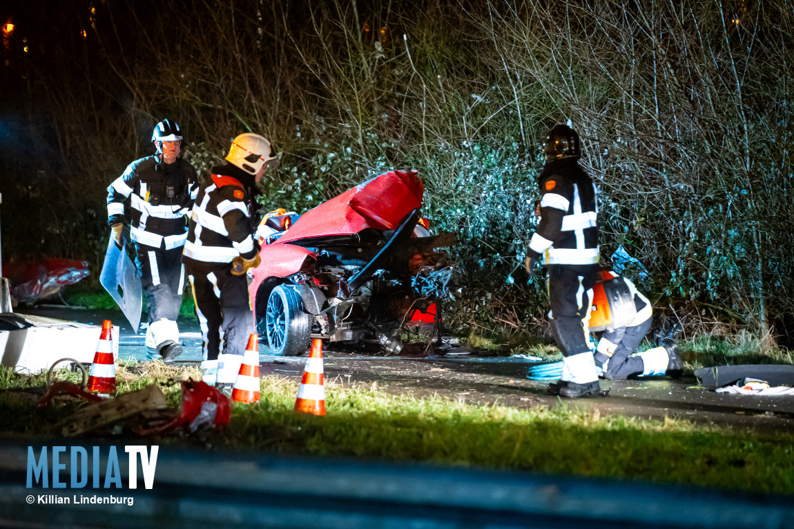 Dode en zwaargewonde bij zware aanrijding met auto N57 Brielle (video)