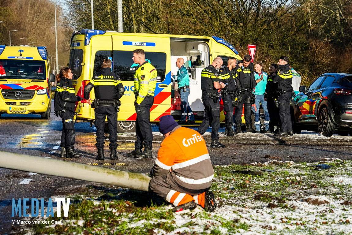 Onwel geworden man rijdt lantaarnpaal omver en overlijdt Lucie Vuylstekeweg Rotterdam