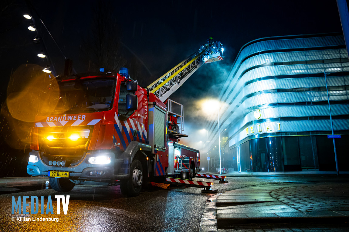 Veel rookontwikkeling bij grote brand in restaurant Piet Smitkade Rotterdam