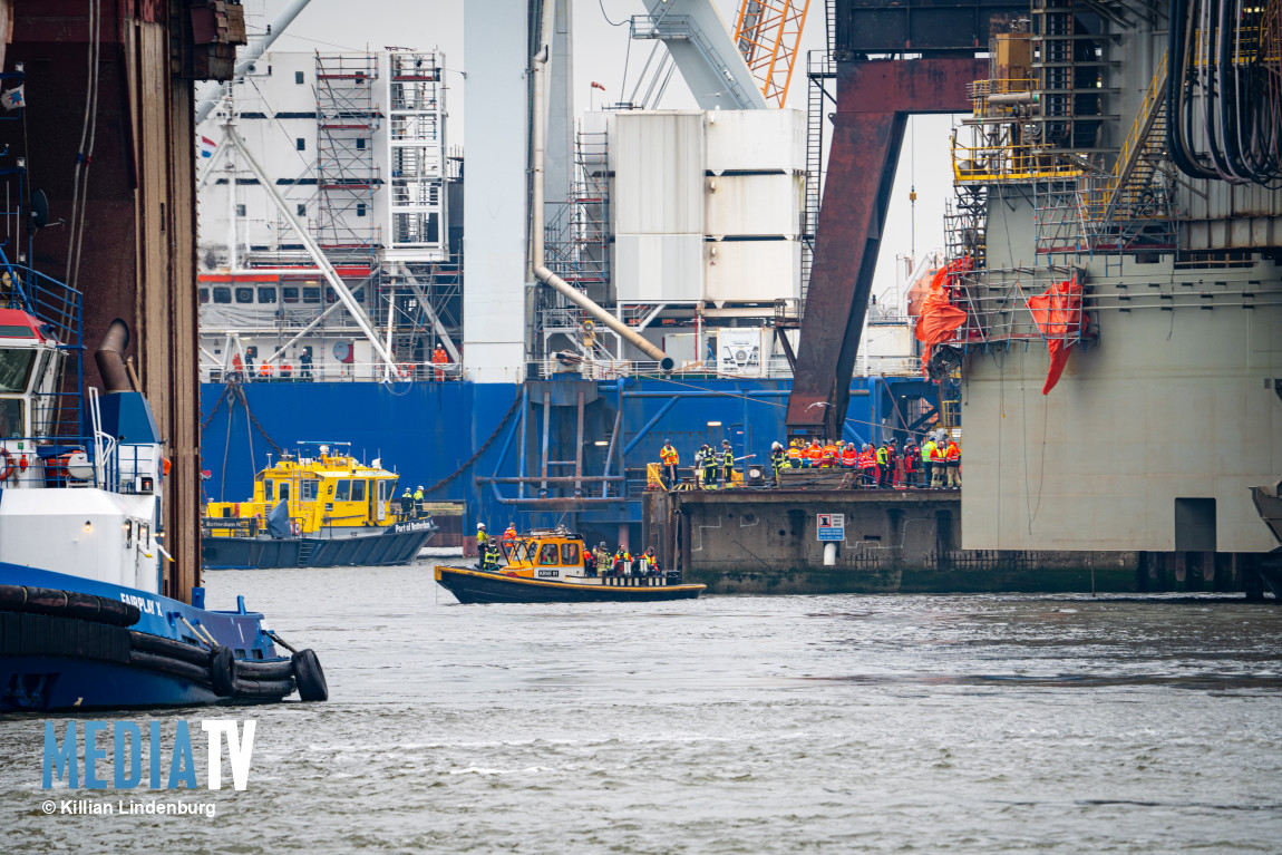 Slachtoffer valt van boorplatform na aanvaring en verdrinkt 2e Werkhaven Botlek Rotterdam