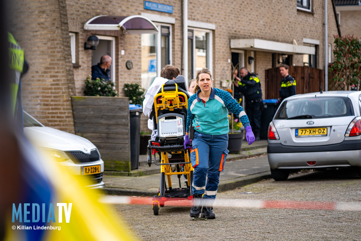 Twee mannen gewond bij steekpartij, derde man aangehouden Wilhelmina Druckerstraat Spijkenisse