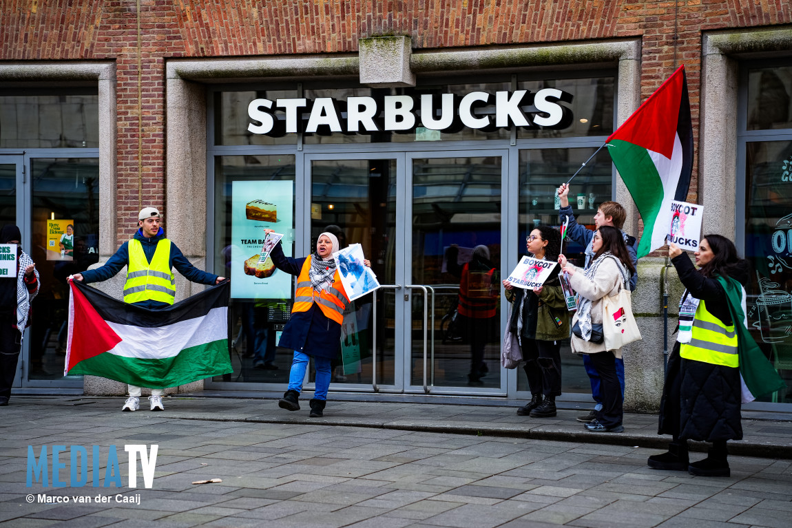 Pro Palestina demonstratie tegen Starbucks Van Oldenbarneveltplaats Rotterdam