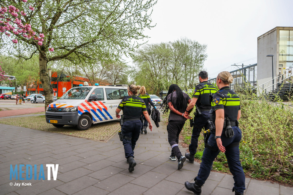 Man aangehouden op metrostation na steekpartij Johannes Muldersstraat Vlaardingen