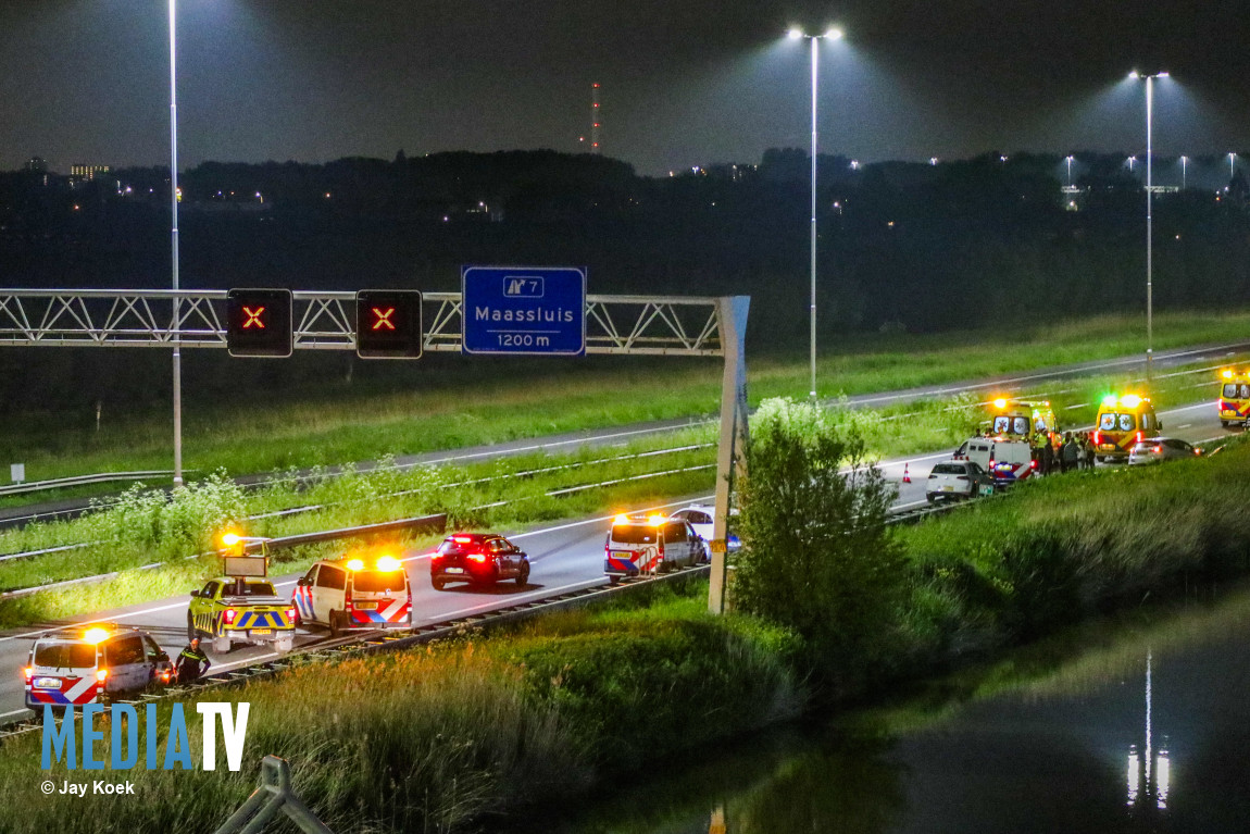A20 bij Maassluis volledig afgesloten na ongeval met meerdere gewonden