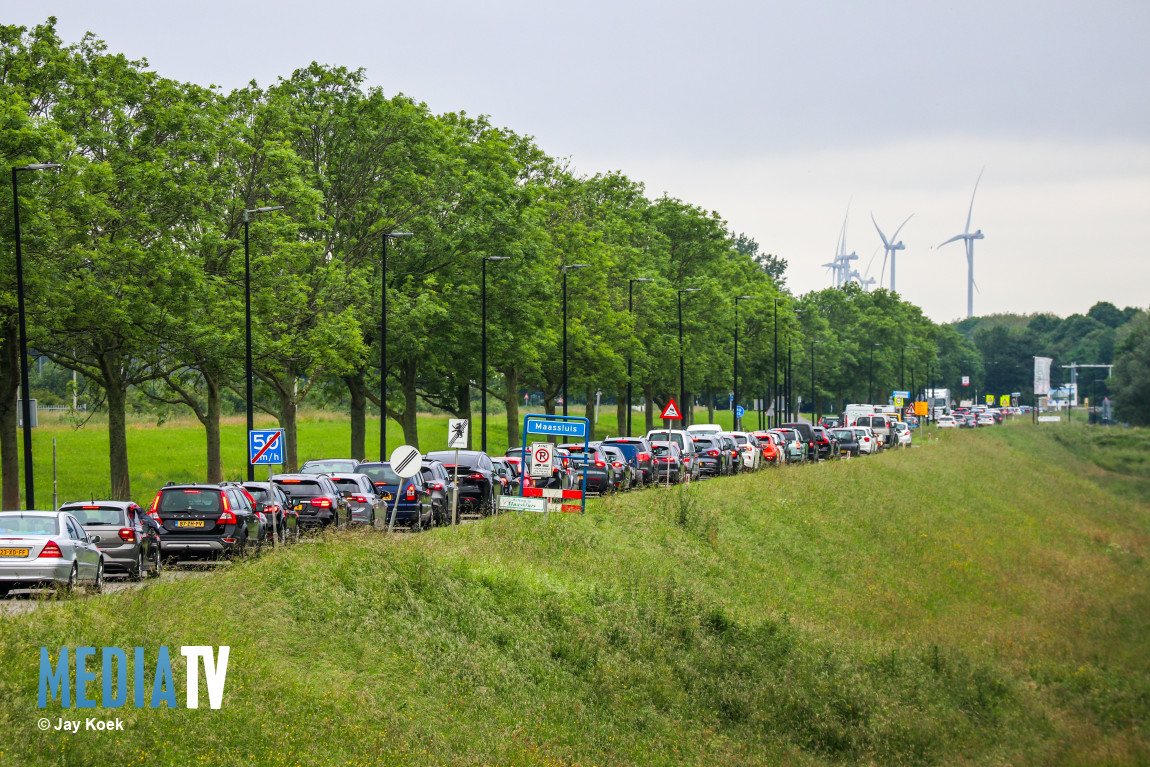 Kilometers file tussen Maassluis en Vlaardingen vanwege afsluiting A20