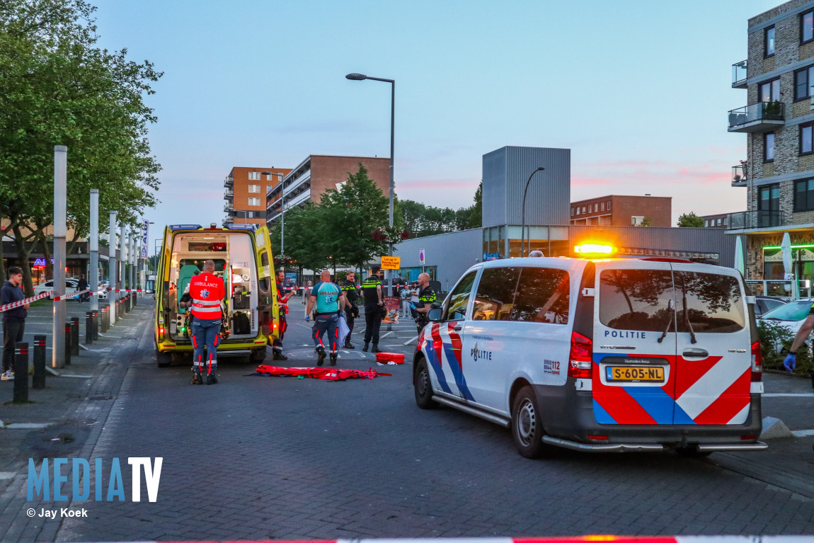 Scooterrijder gewond na harde val Doctor Wiardi Beckmansingel Vlaardingen