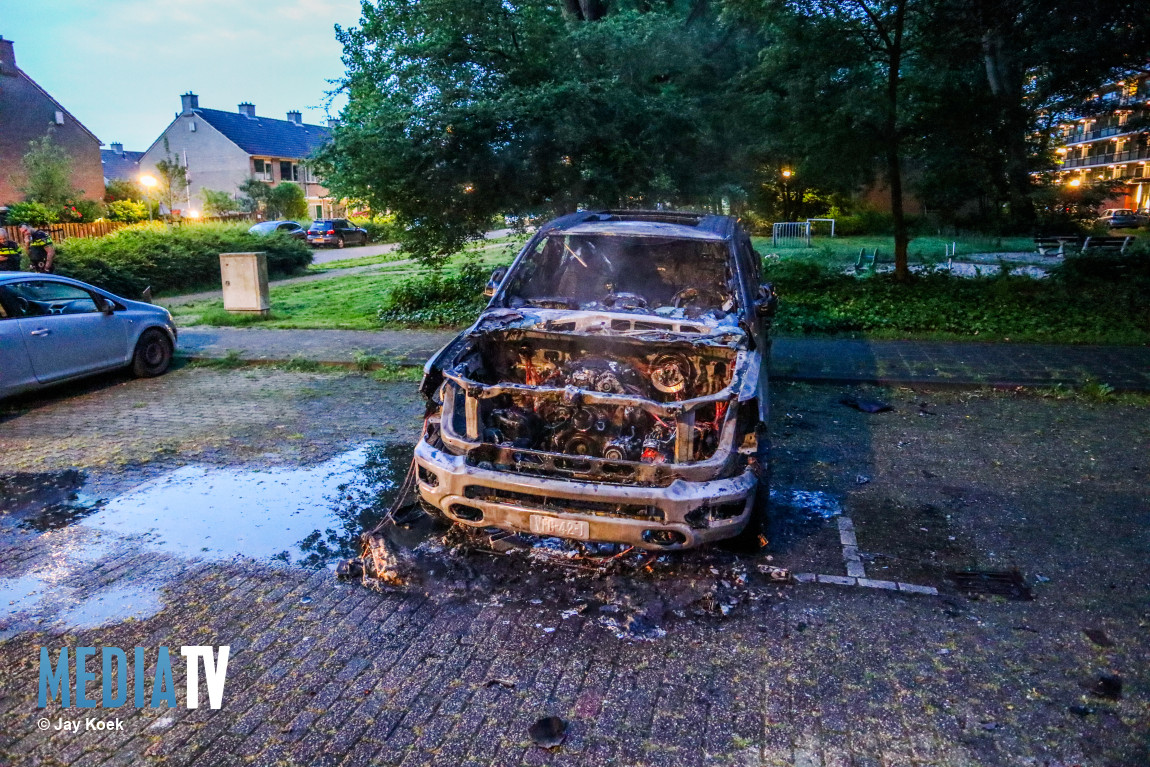 Pick-up verwoest door brand Aalscholverlaan Vlaardingen