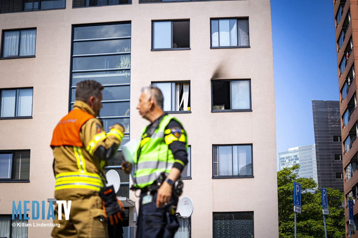 Uitslaande brand in portiekwoning Hilledwarsstraat Rotterdam