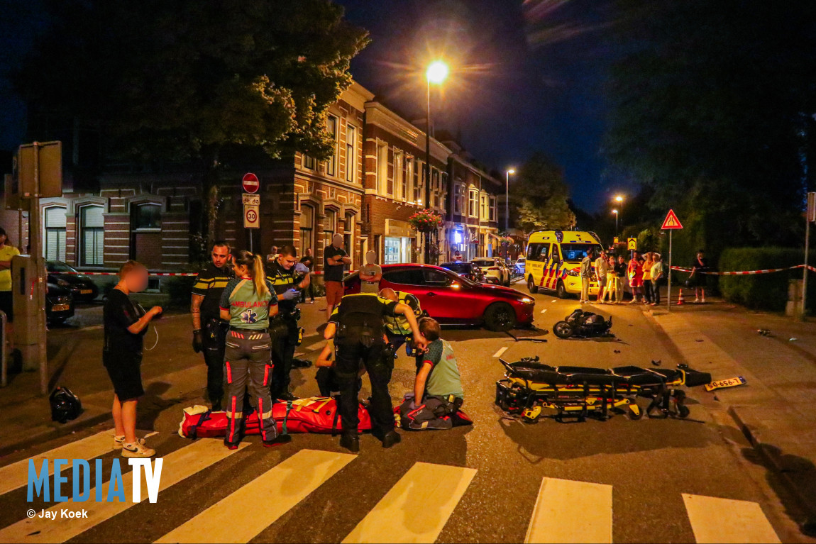 Scooterrijder zonder rijbewijs gewond bij aanrijding Schiedamseweg Vlaardingen