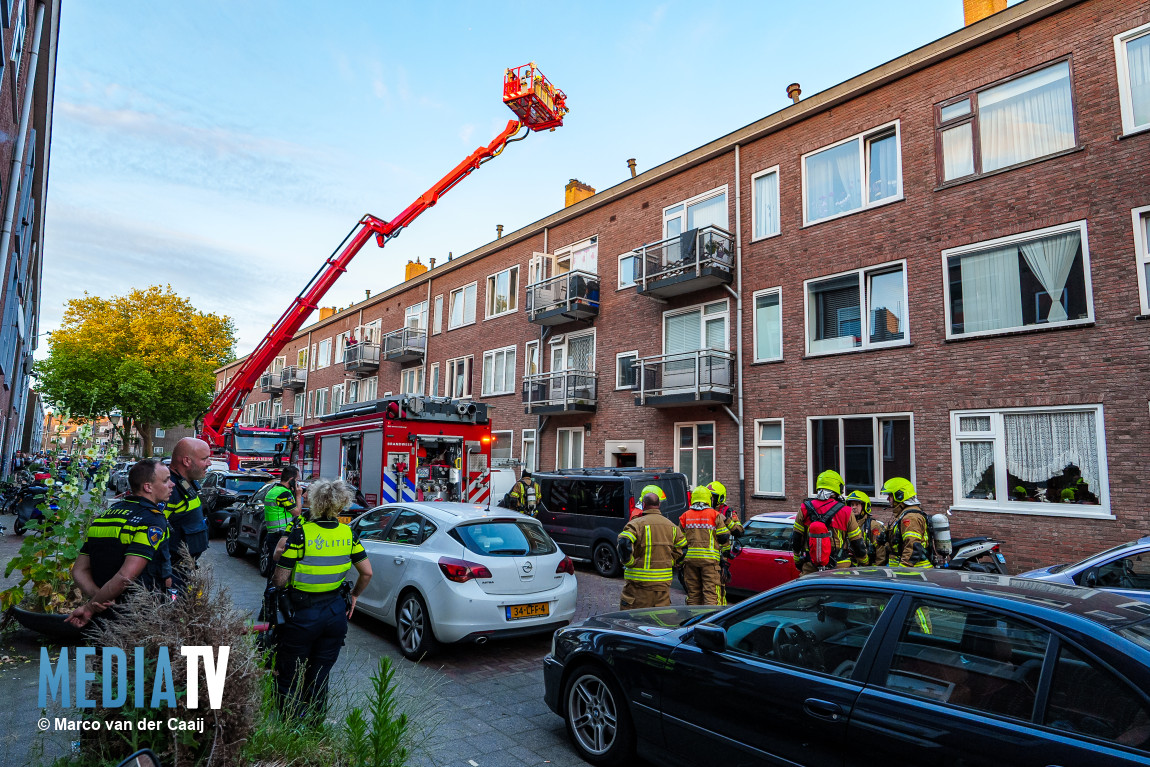 Uitslaande brand bij dak van woning Chopinstraat Vlaardingen