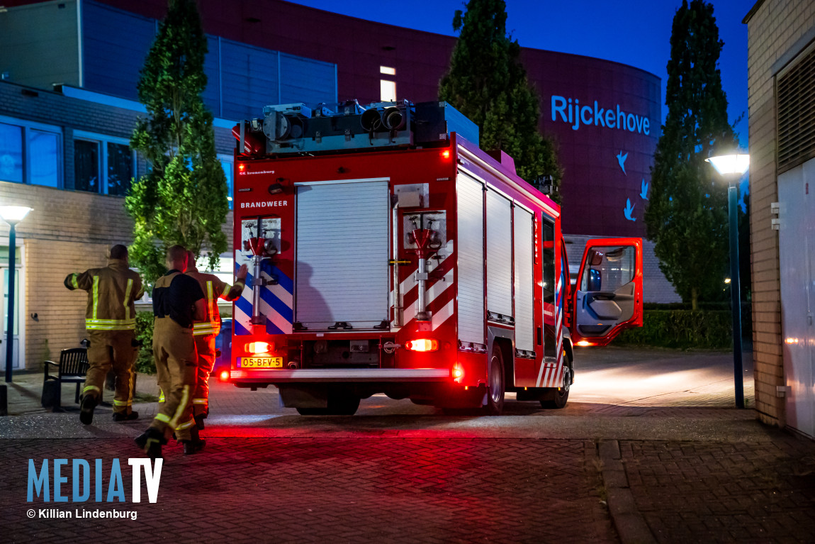 Grote inzet voor smeulbrandje in keuken verpleeghuis Tsjaikovskistraat Capelle a/d IJssel