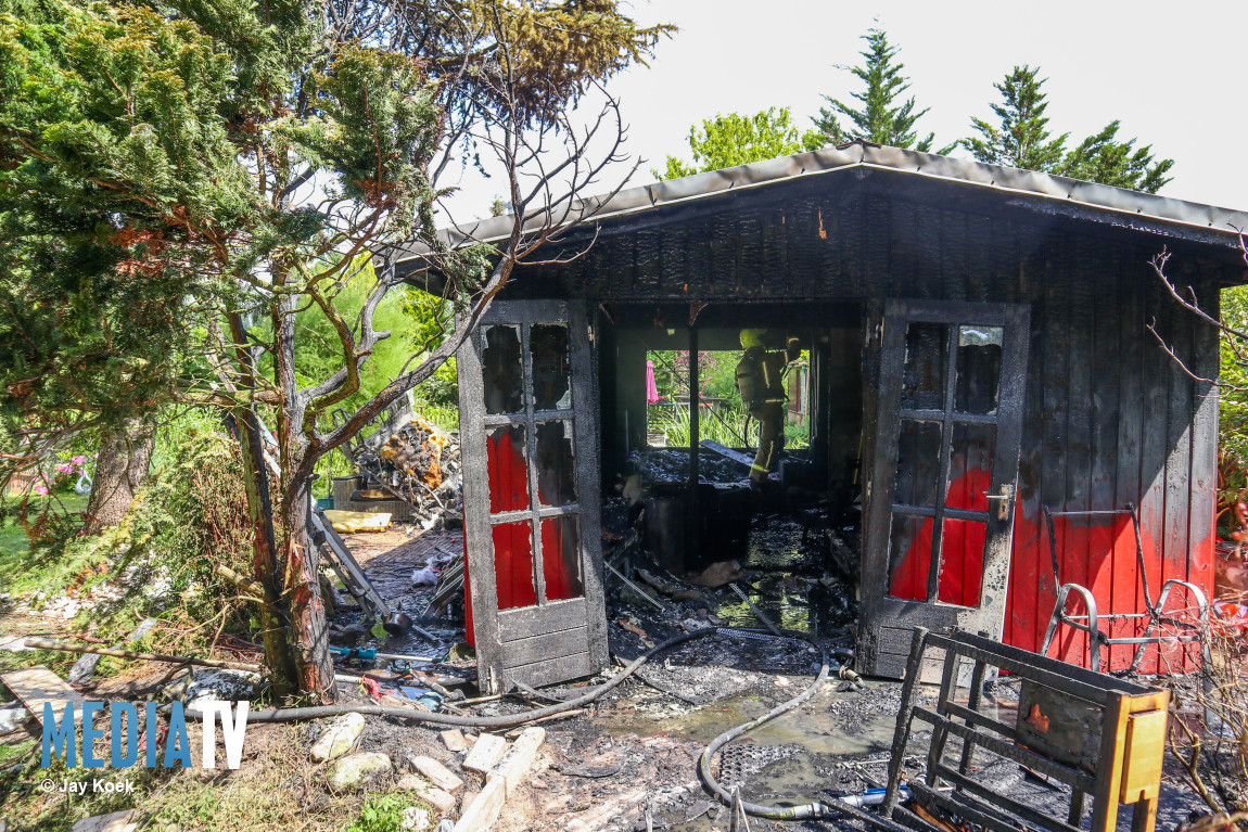 Gewonde nadat tuinhuisje volledig afbrand Toepad Rotterdam