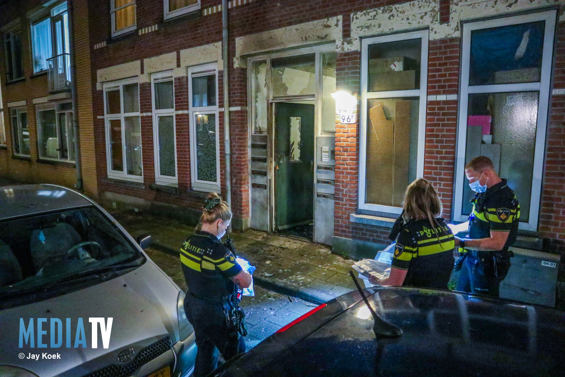 Forse schade na explosie bij portiek Ackersdijkstraat Rotterdam