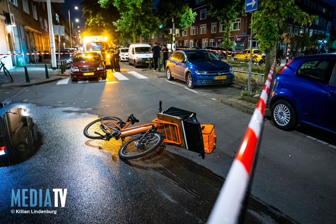 Maaltijdbezorger gewond bij aanrijding met auto Wolphaertsbocht Rotterdam