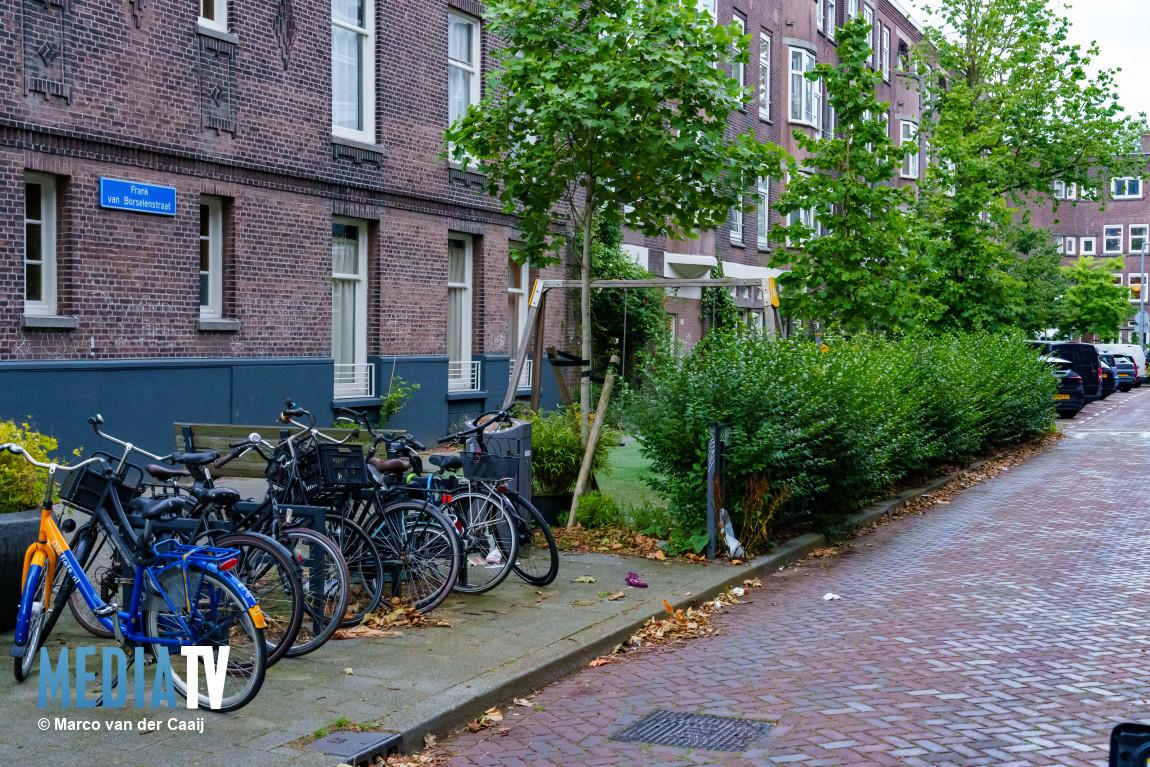 Inbreker opgespoord en springt uit raam Frank van Borselenstraat Rotterdam