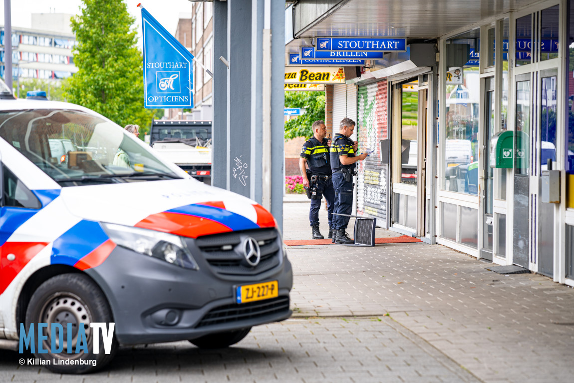 Medewerker opticien jaagt gewapende overvaller zaak uit Zenostraat Rotterdam