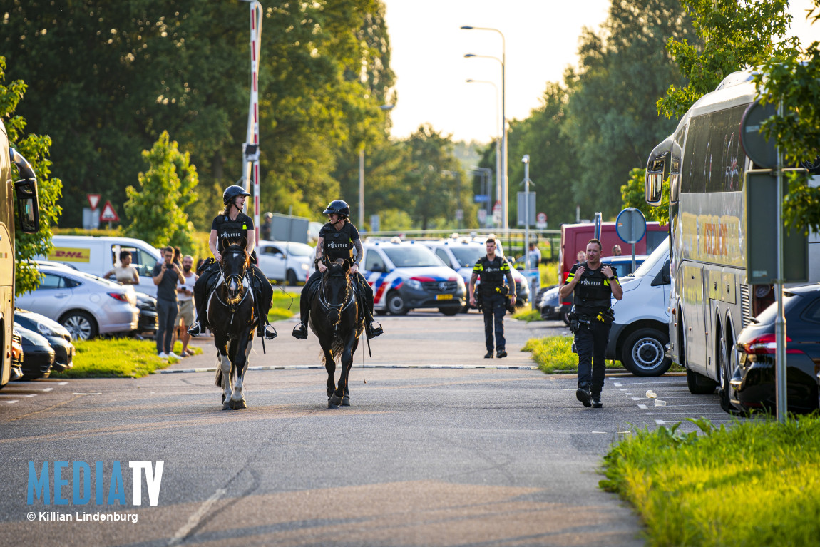 Ruim 10 schoten gelost na vechtpartij op parkeerplaats Vrijenburgpad Barendrecht