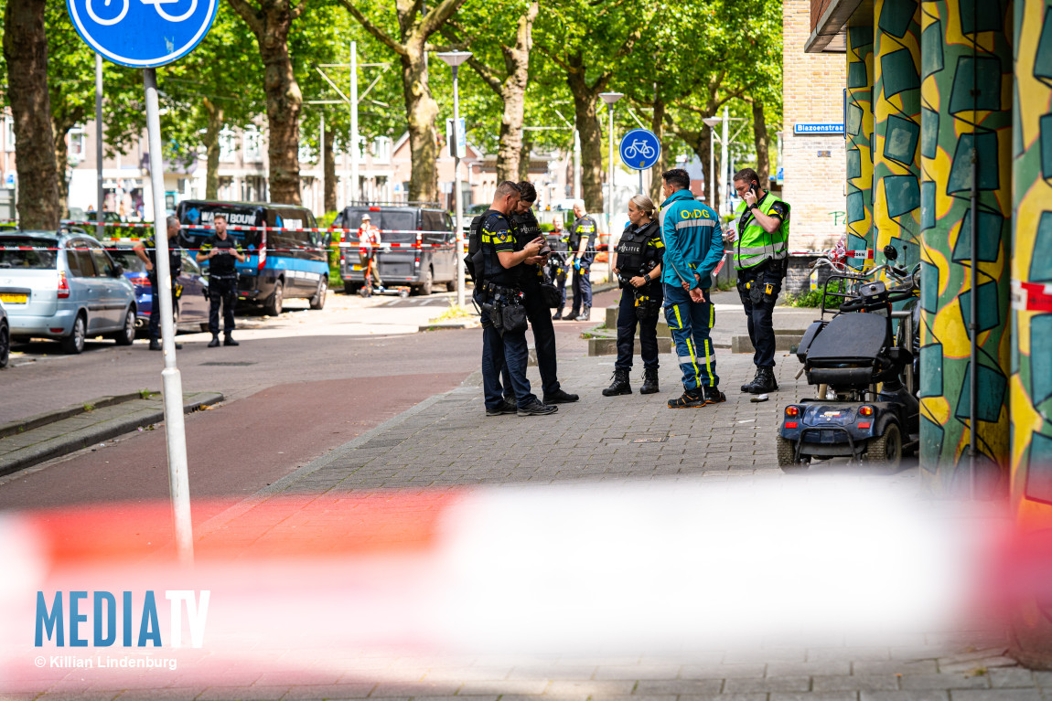 Man neergeschoten op straat Blazoenstraat Rotterdam