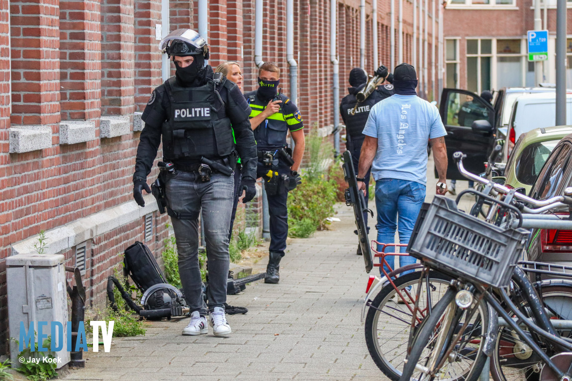 Verwarde man zorgt voor grote politie-inzet Bergpolderstraat Rotterdam