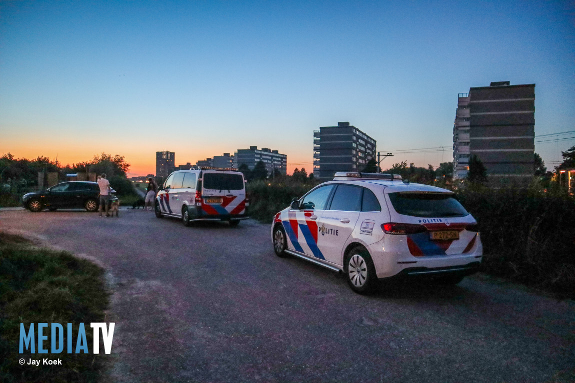 Oefening met politiehelikopter en agenten bij Avonturis Maassluis