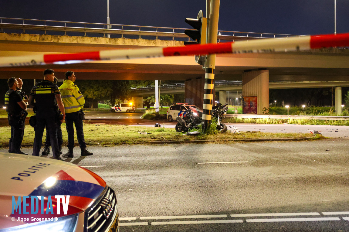 Motorrijder komt om het leven na ongeval John F. Kennedyweg Rotterdam