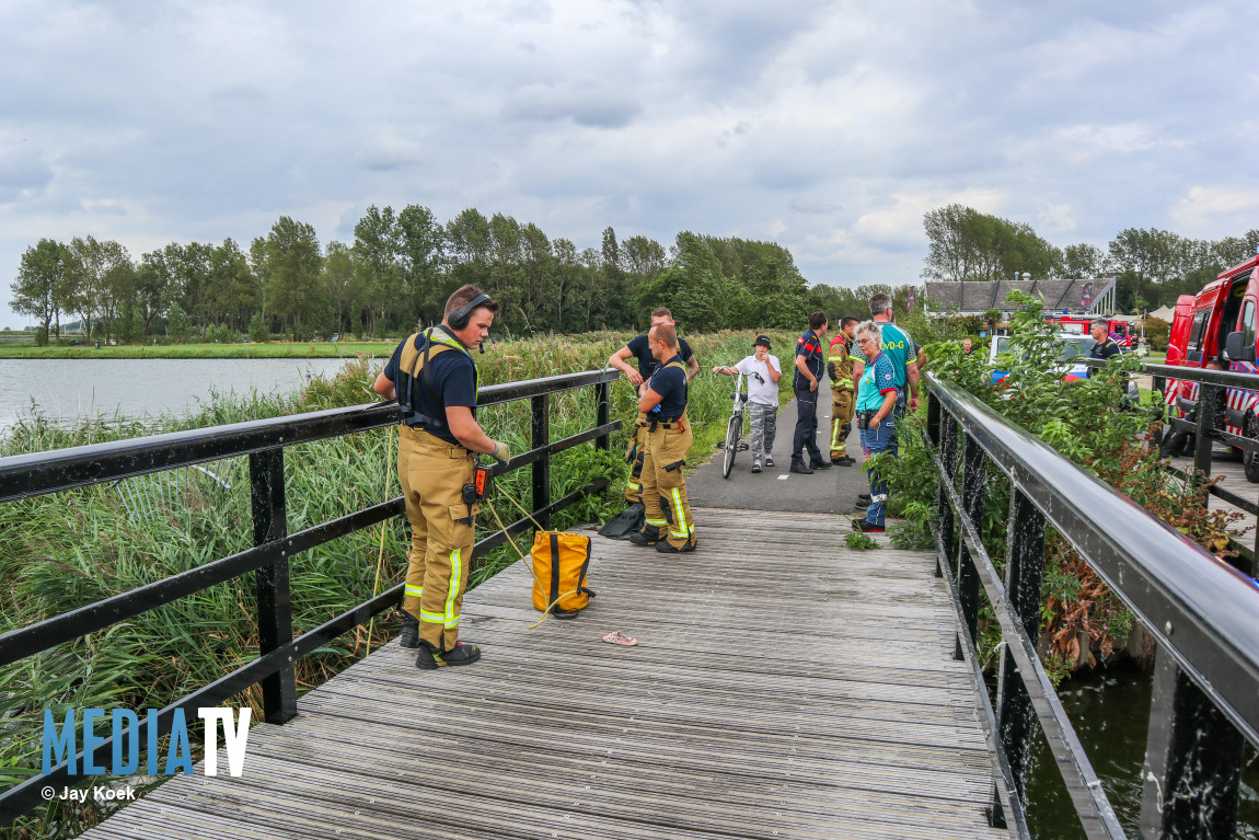 Kinderslipper in het water zorgt voor zoekactie Surfpad Vlaardingen