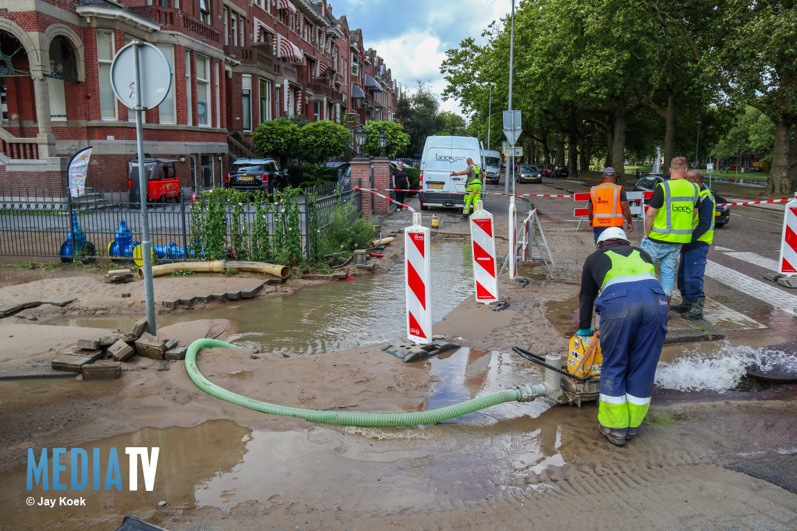 Groot waterlek ontstaan bij werkzaamheden Heemraadssingel Rotterdam