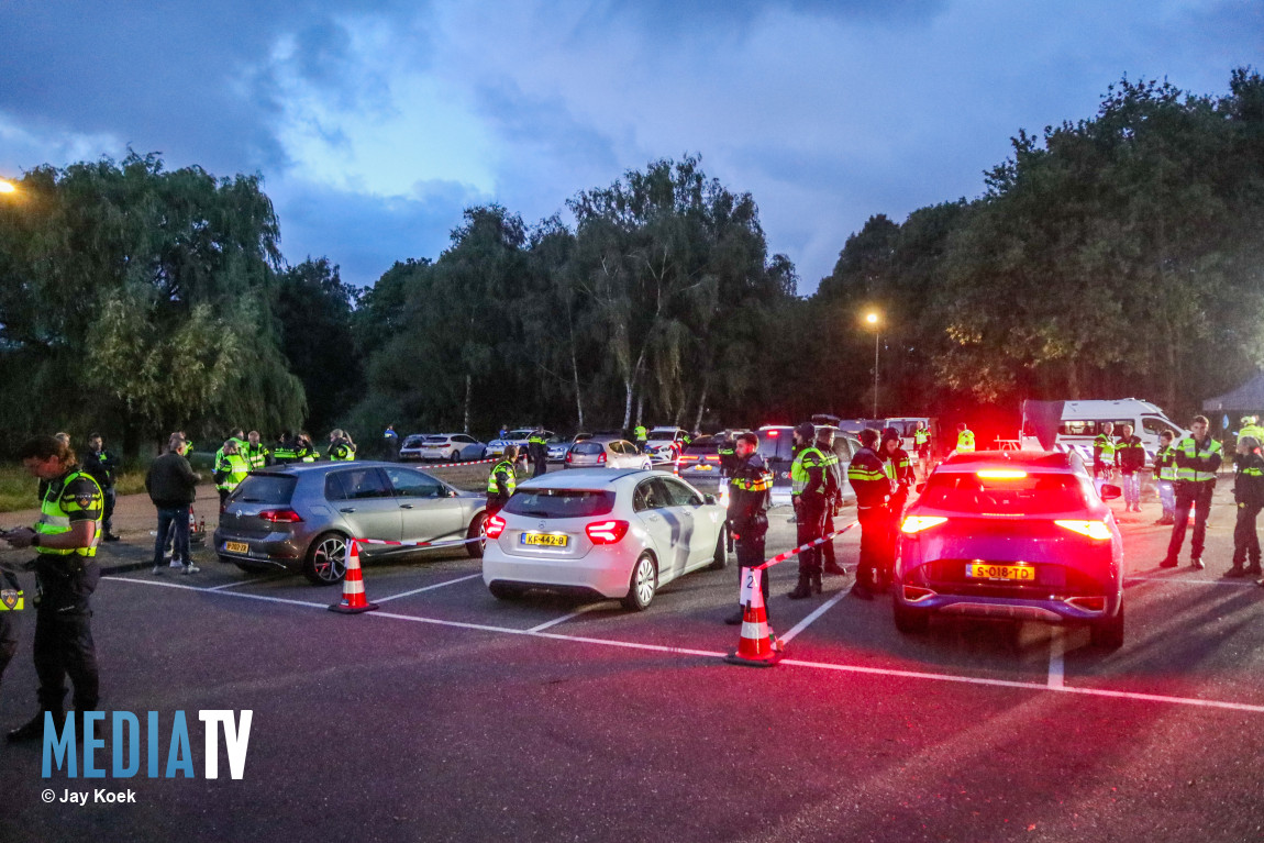 Grootschalige verkeerscontrole op parkeerplaats Dr. Albert Schweitzerdreef Maassluis