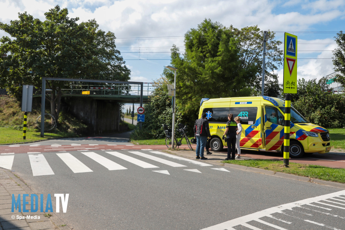 Fietsster lichtgewond na aanrijding met auto Rodenrijseweg Berkel en Rodenrijs