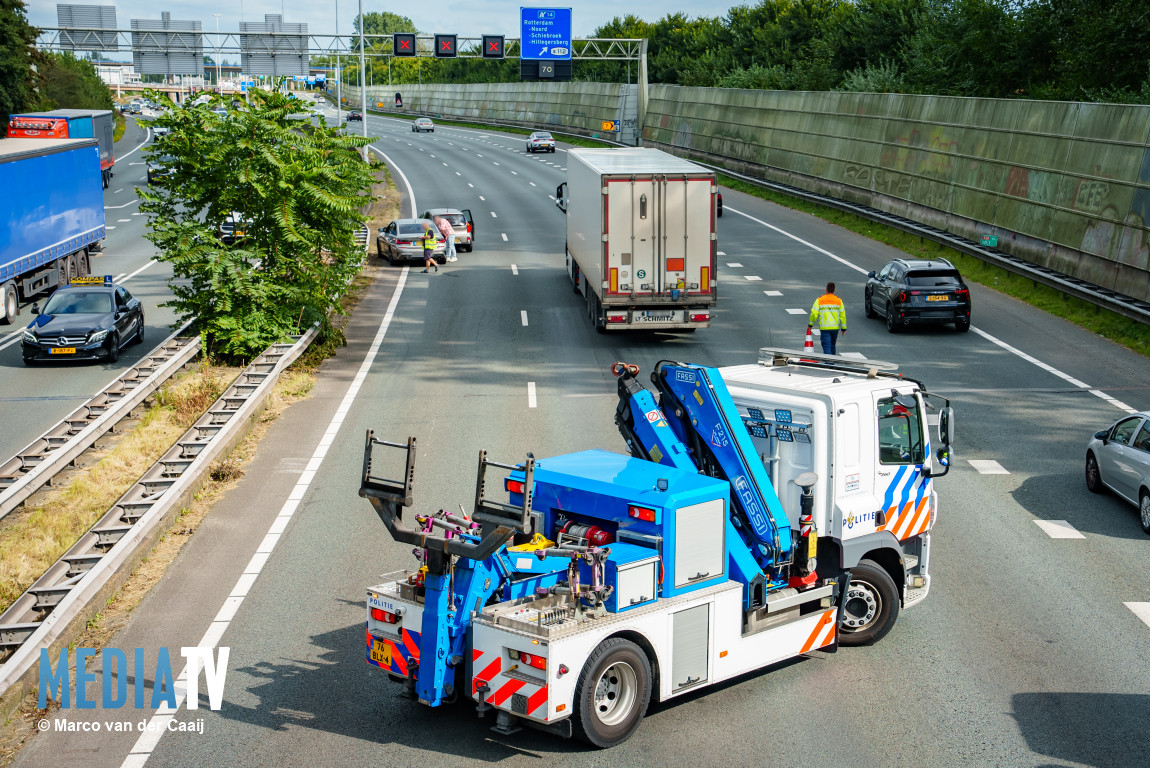 Aanrijding tussen twee personenauto’s A20 Rotterdam