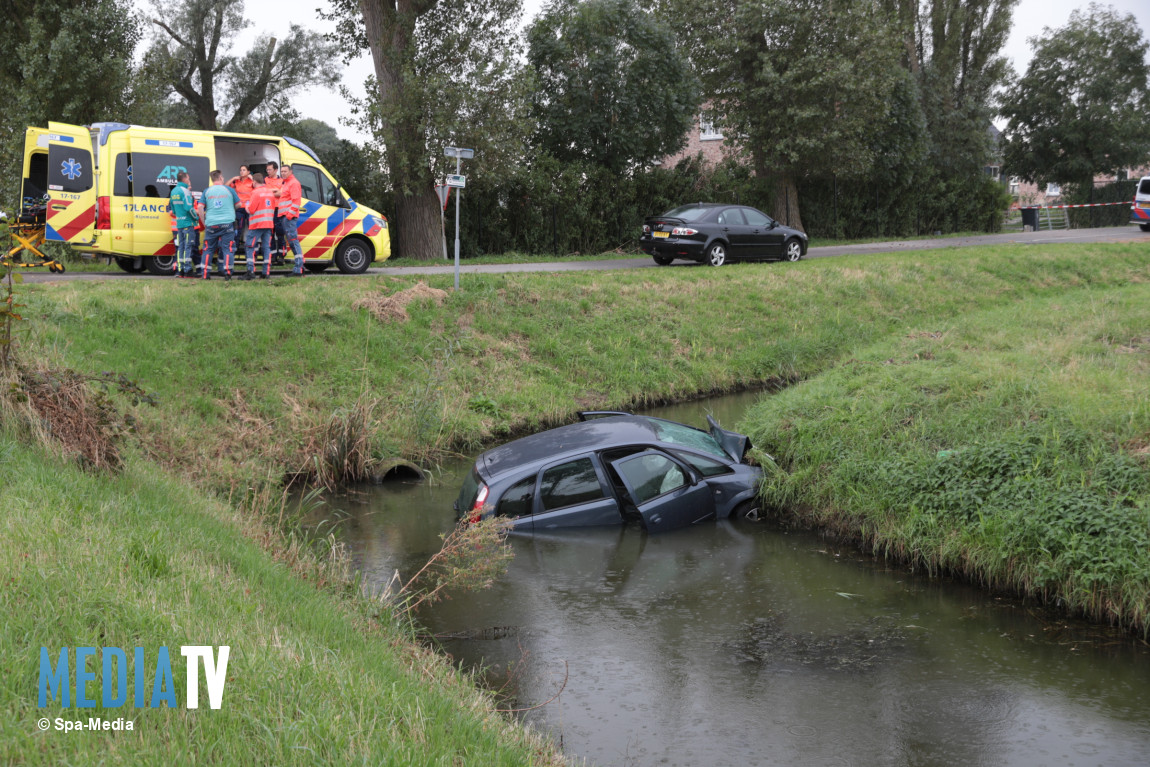 Man (38) overlijdt nadat hij met auto de sloot inrijdt Sluisweg Vierpolders