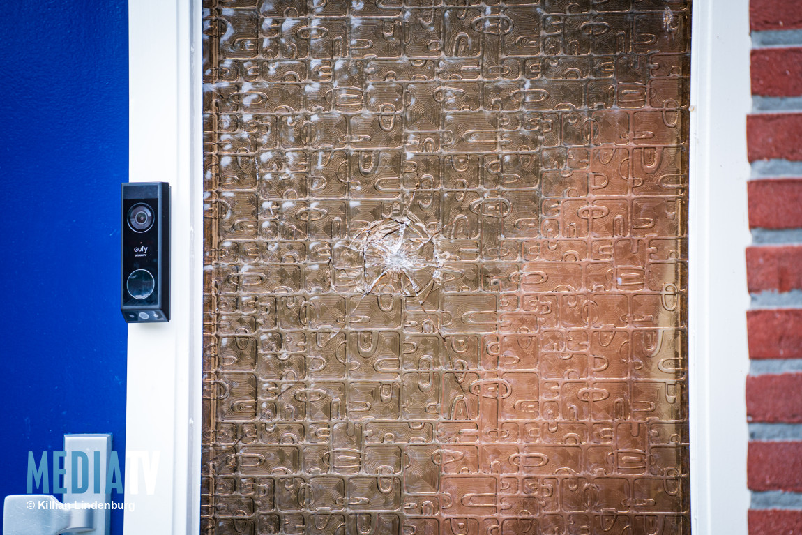 Kogelgat in woning na schietpartij Bongweg Hoogvliet Rotterdam