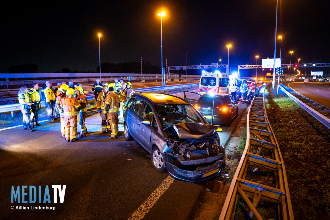 Te hulp schietende automobilist aangereden na autobrand A4 Vondelingenplaat Rotterdam