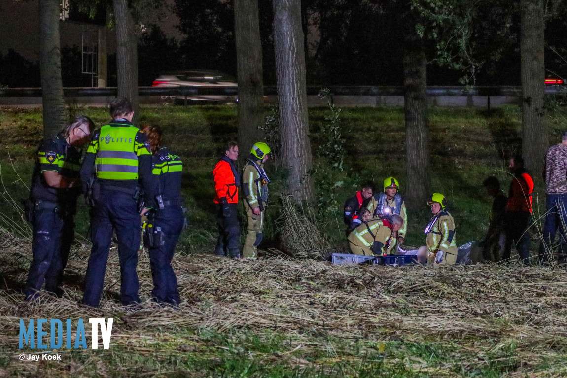 Vrouw komt in het water terecht Kortebuurt Maasland