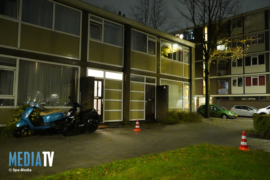 Explosie door vuurwerk bij woning Loderstraat Rotterdam