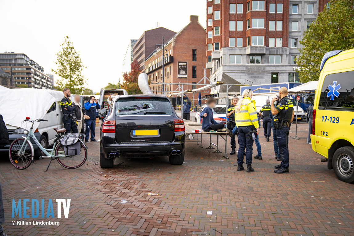 Autoruit ingeslagen en man aangereden bij conflict op markt Binnenrotte Rotterdam