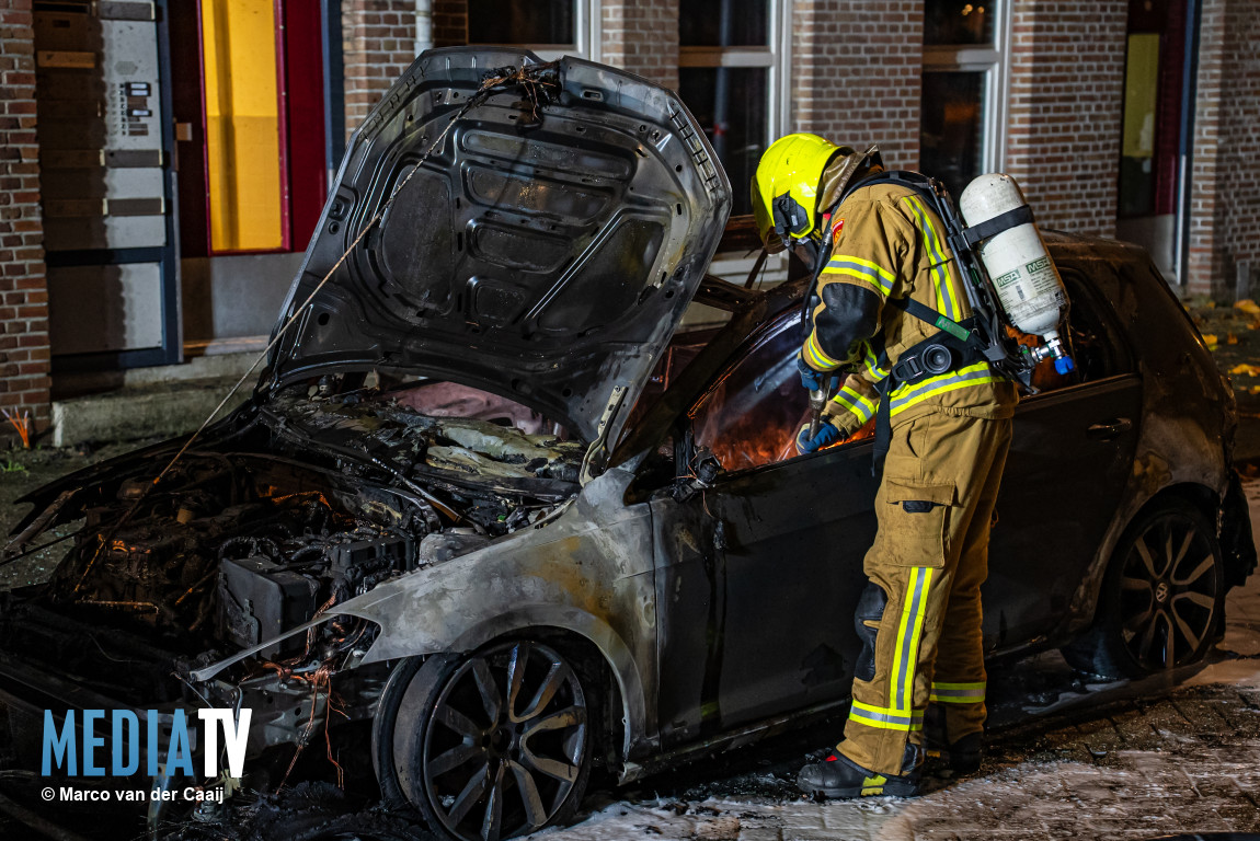 Twee personenauto’s total loss door brand Bospolderplein Rotterdam