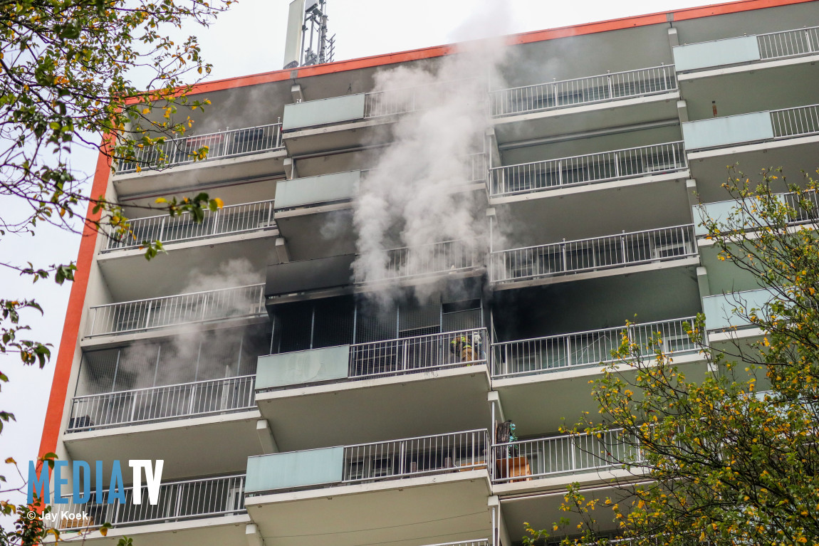 Grote brand op balkon van flatwoning Sparrendal Maassluis