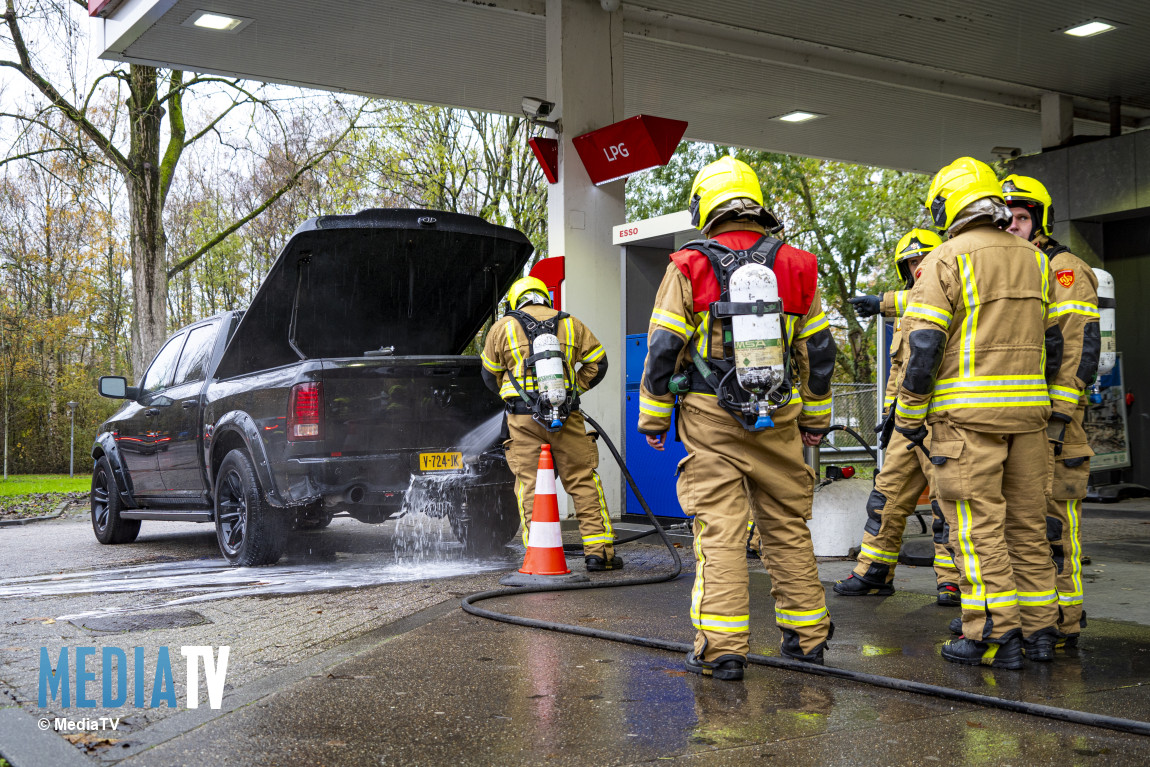 Tankstation afgesloten door lekkende LPG-tank Molenlaan Rotterdam