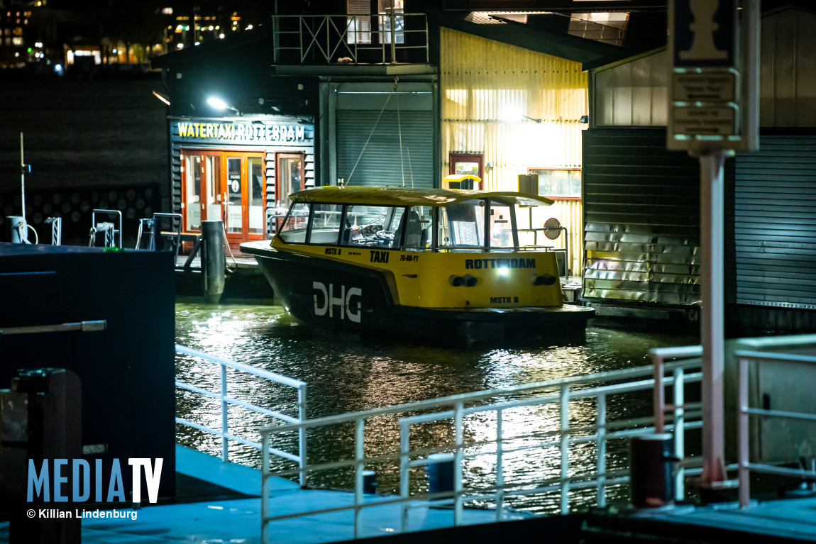 Opnieuw aanvaring met watertaxi, drie lichtgewonden Erasmusbrug Rotterdam