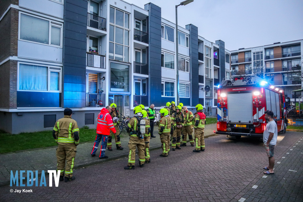 Portiek vol rook na brand Van Den Tempelstraat Schiedam