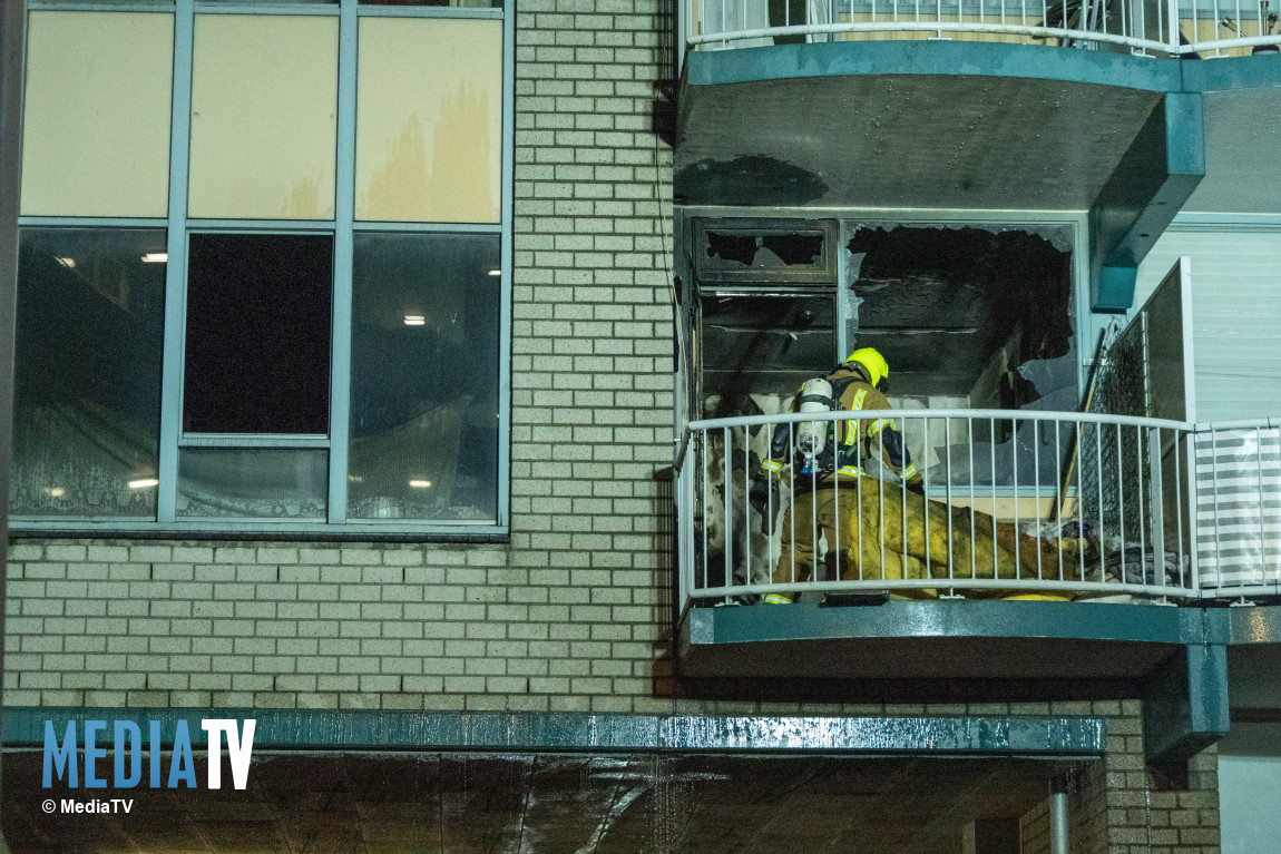 Uitslaande brand in woning Gijsinglaan Rotterdam