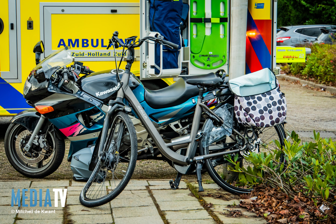 Vrouw op fiets gewond na aanrijding Lingestraat Ridderkerk