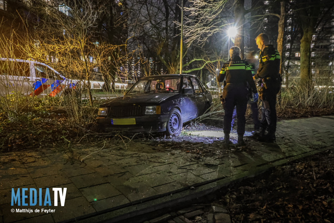 Automobilist slaat op de vlucht na ongeval Brantingweg Rotterdam