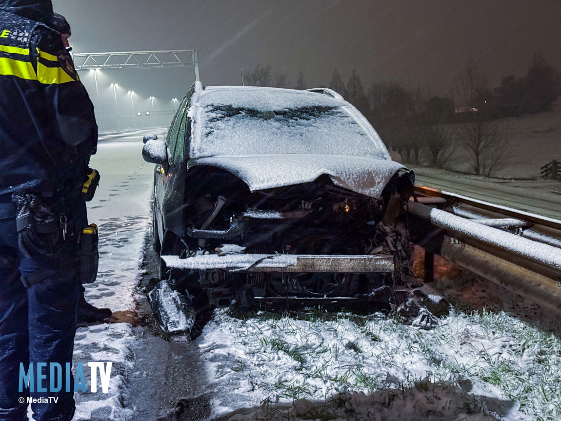 Ongeval door gladheid op A20 bij Maassluis