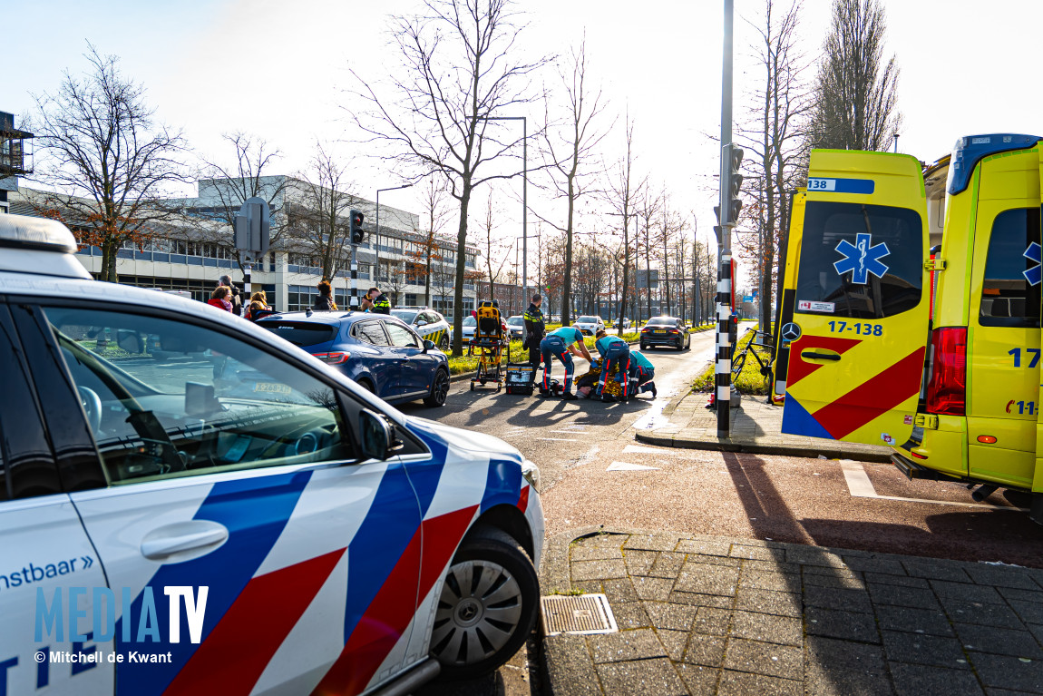 Fietser zwaargewond na aanrijding met auto Zuiderparkweg Rotterdam