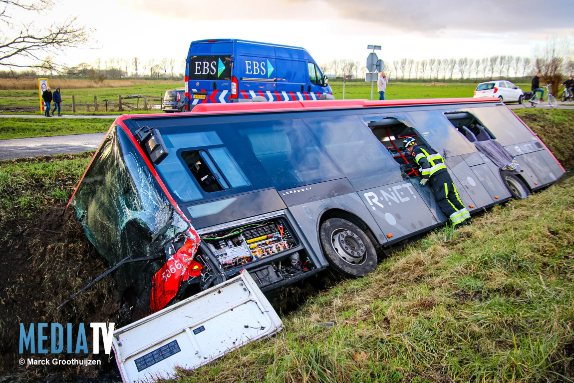 Meisje  overleden aan verwondingen busongeluk Groene Kruisweg Zwartewaal