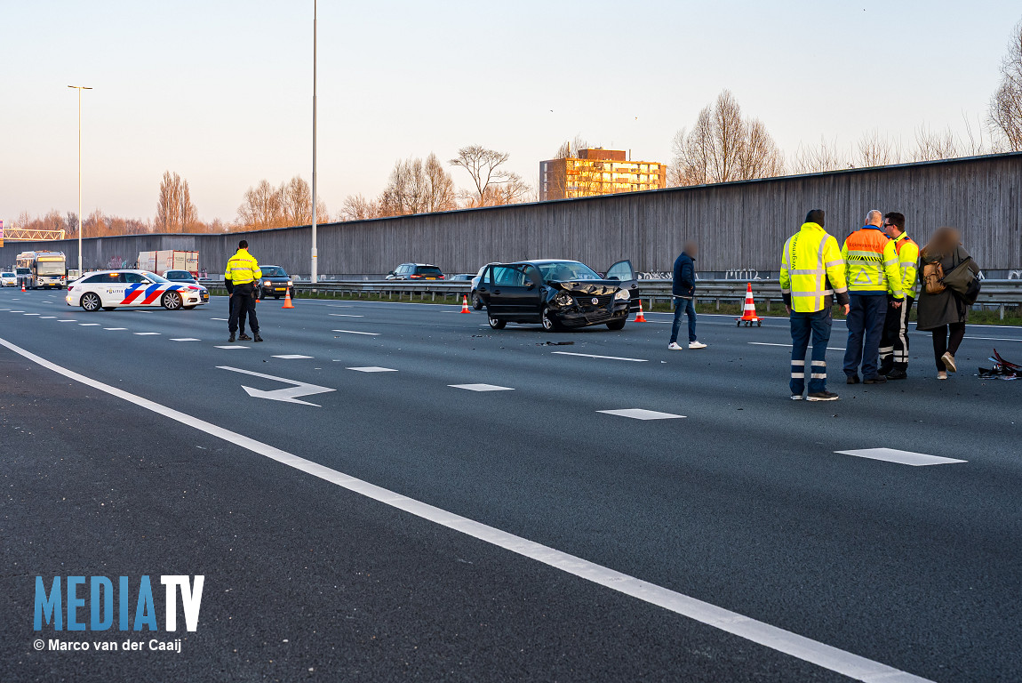 Kettingsbotsing nadat auto achterop file botst A20 Vlaardingen